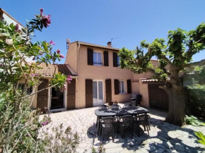 MAISON climatisée 6/8 PERSONNES 1300M DE LA PLAGE AVEC NAVETTE OU PISTE CYCLABLE